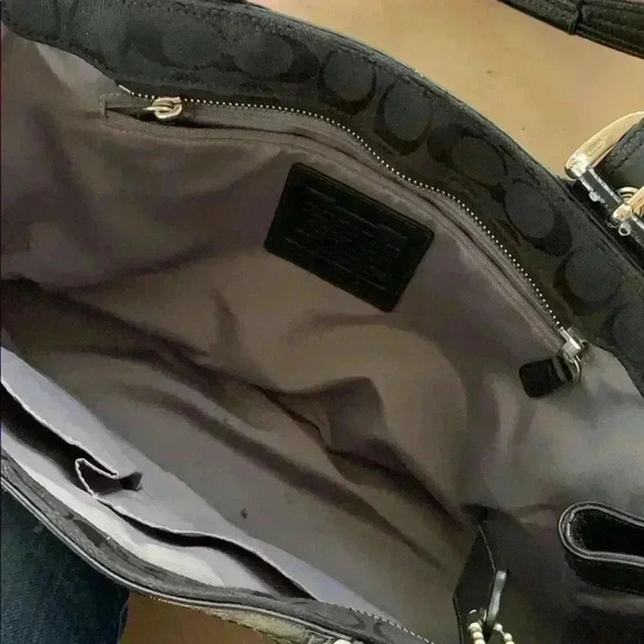 Coach - Picture 3 of 4